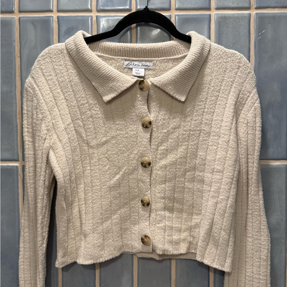 Cream Textured Ribbed Buttoned Crop Cardigan